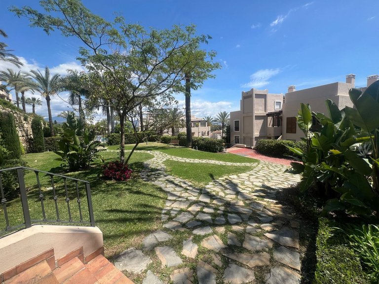 Apartment for Sale in El Paraiso, Malaga 21