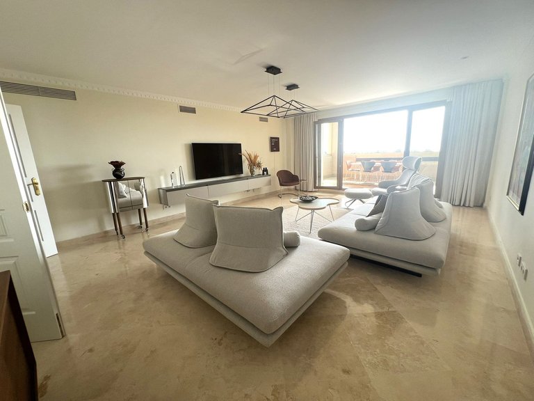 Apartment for Sale in El Paraiso, Malaga 4