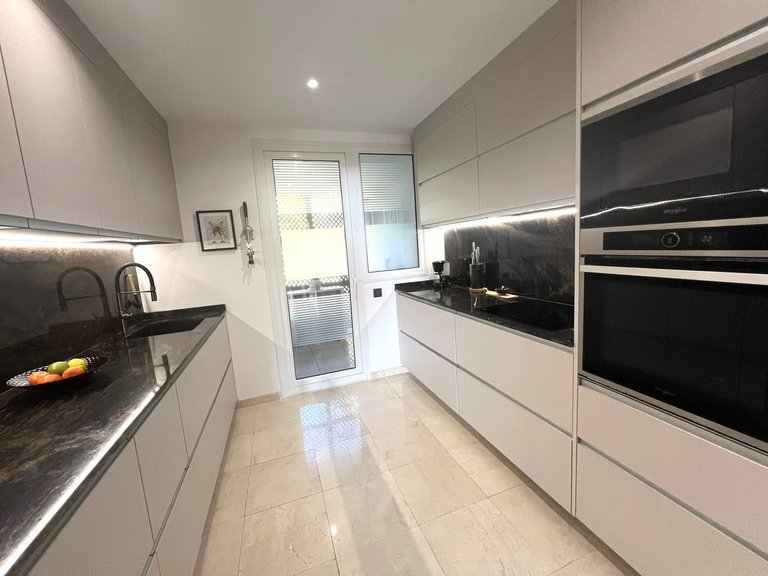 Apartment for Sale in El Paraiso, Malaga 8