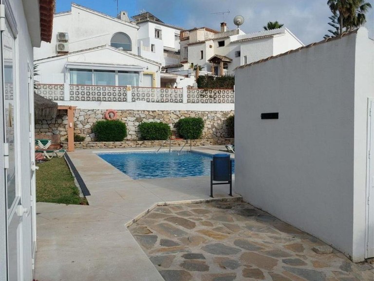 Villa for Sale in Calahonda, Malaga 16