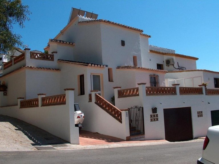 Villa for Sale in Calahonda, Malaga 18