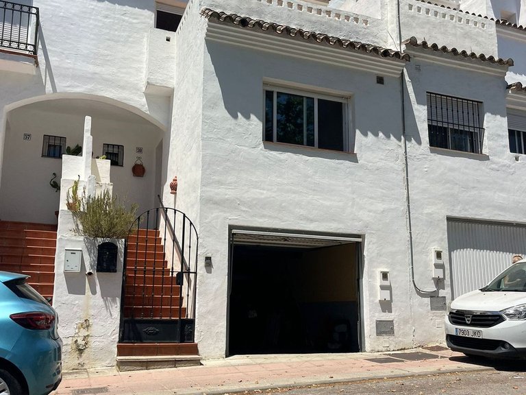 Villa for Sale in Estepona, Malaga 2