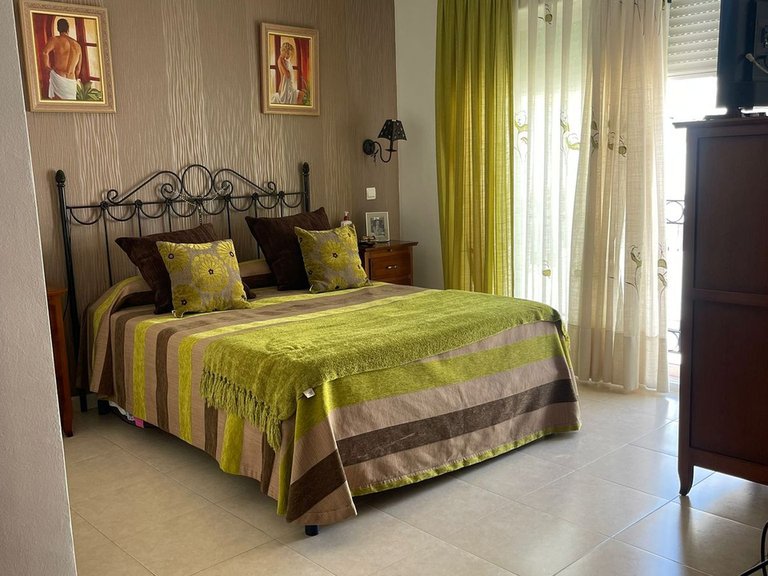 Villa for Sale in Estepona, Malaga 35