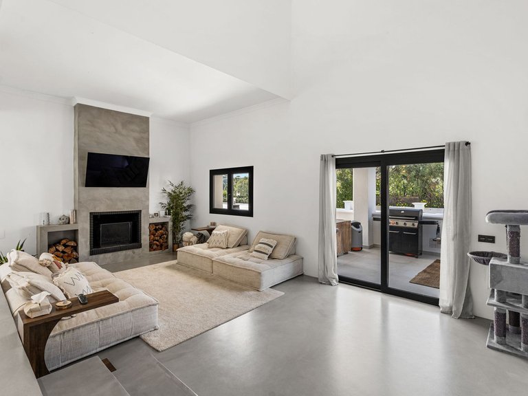 Villa for Sale in Estepona, Malaga 11