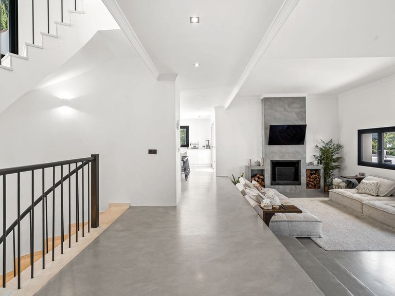 Villa for Sale in Estepona, Malaga 12