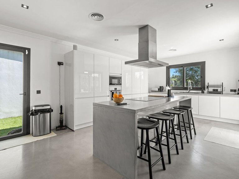 Villa for Sale in Estepona, Malaga 16
