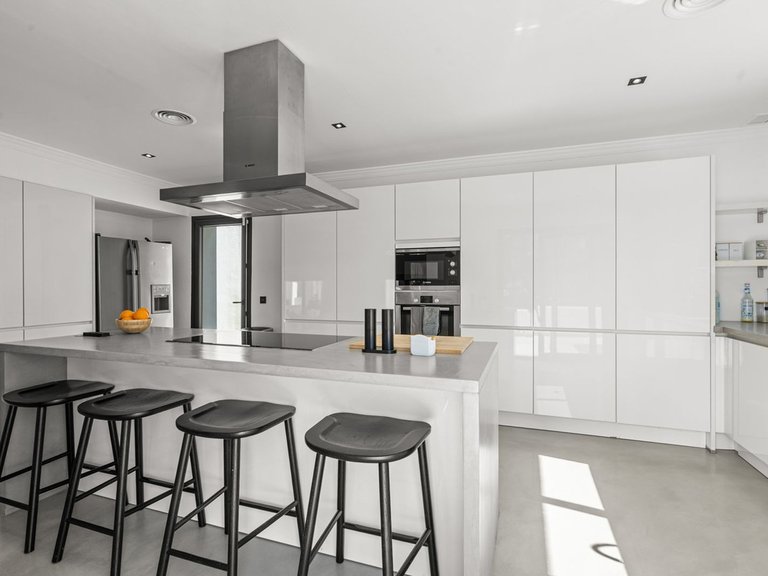 Villa for Sale in Estepona, Malaga 17