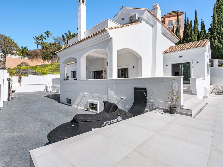 Villa for Sale in Estepona, Malaga 23