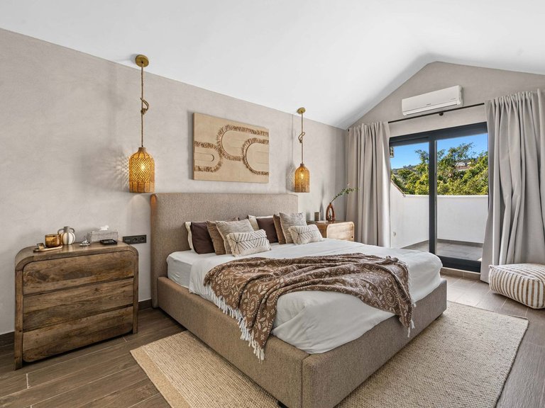 Villa for Sale in Estepona, Malaga 33