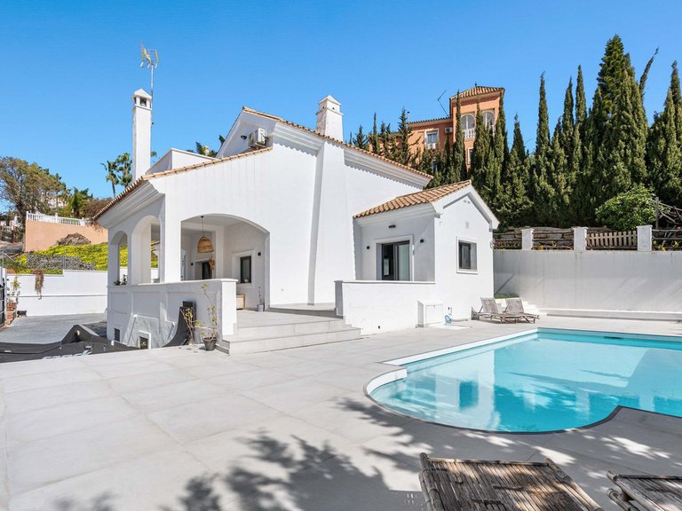 Villa for Sale in Estepona, Malaga 34
