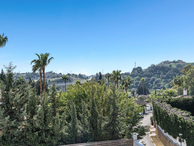 Villa for Sale in Estepona, Malaga 42