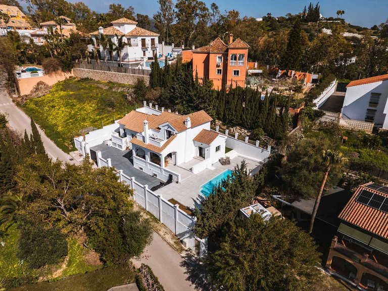 Villa for Sale in Estepona, Malaga 43