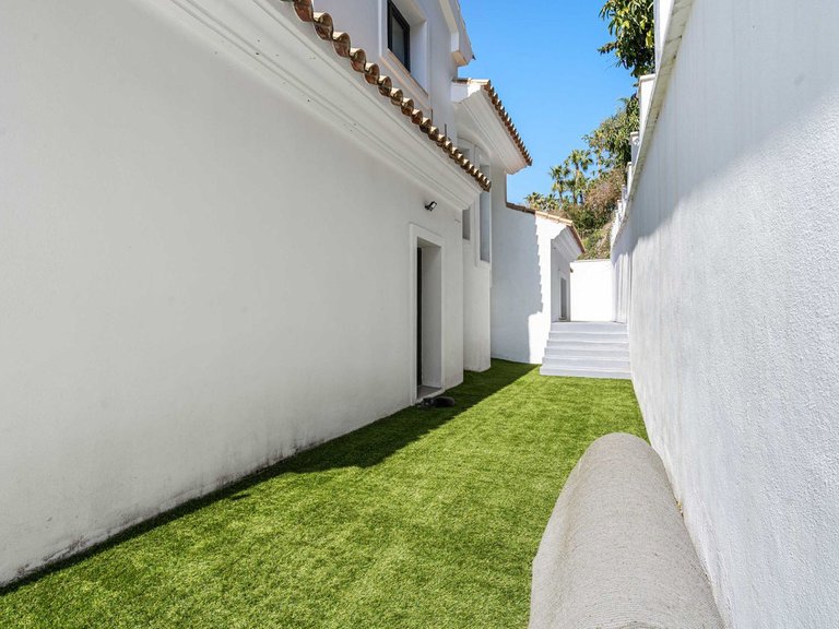 Villa for Sale in Estepona, Malaga 46