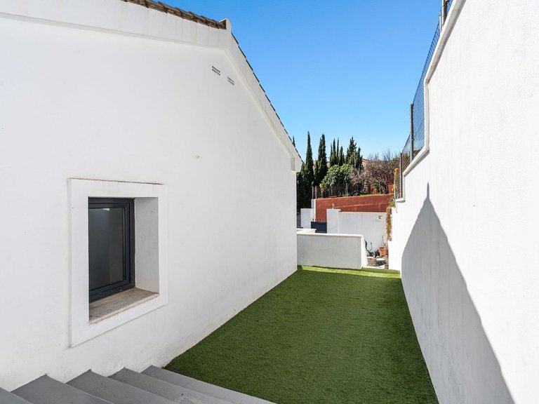 Villa for Sale in Estepona, Malaga 47