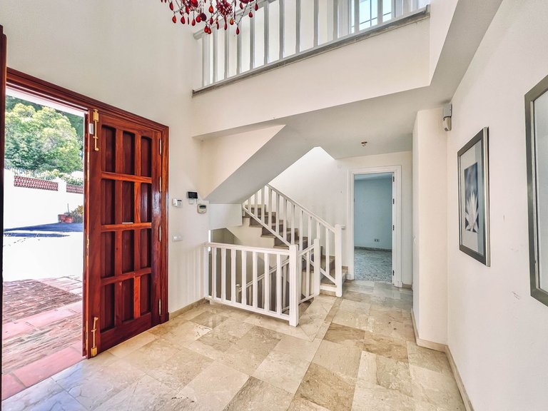 Villa for Sale in La Quinta, Malaga 11
