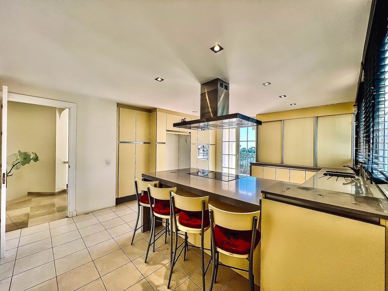 Villa for Sale in La Quinta, Malaga 23