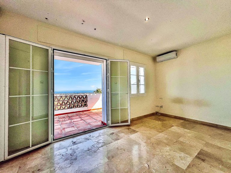 Villa for Sale in La Quinta, Malaga 26