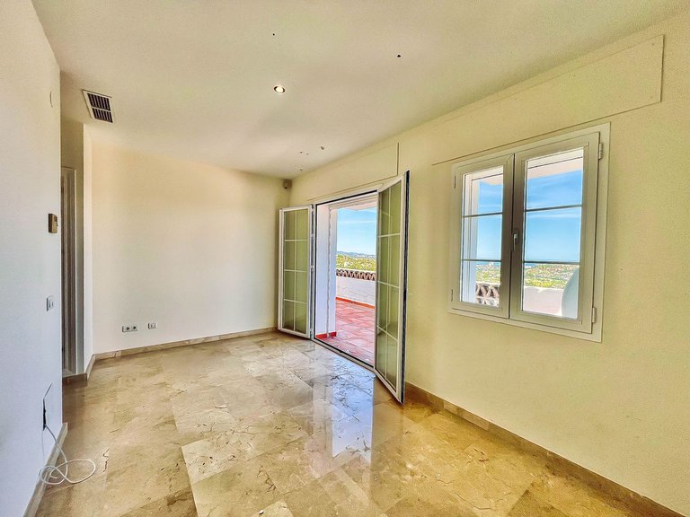 Villa for Sale in La Quinta, Malaga 27