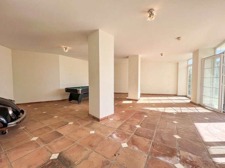 Villa for Sale in La Quinta, Malaga 36