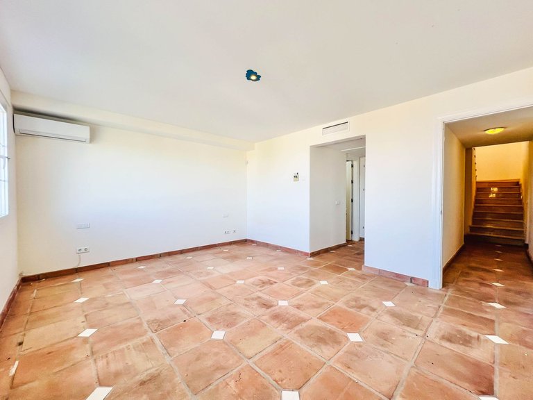 Villa for Sale in La Quinta, Malaga 40