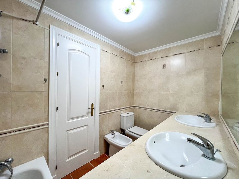 Villa for Sale in La Quinta, Malaga 41