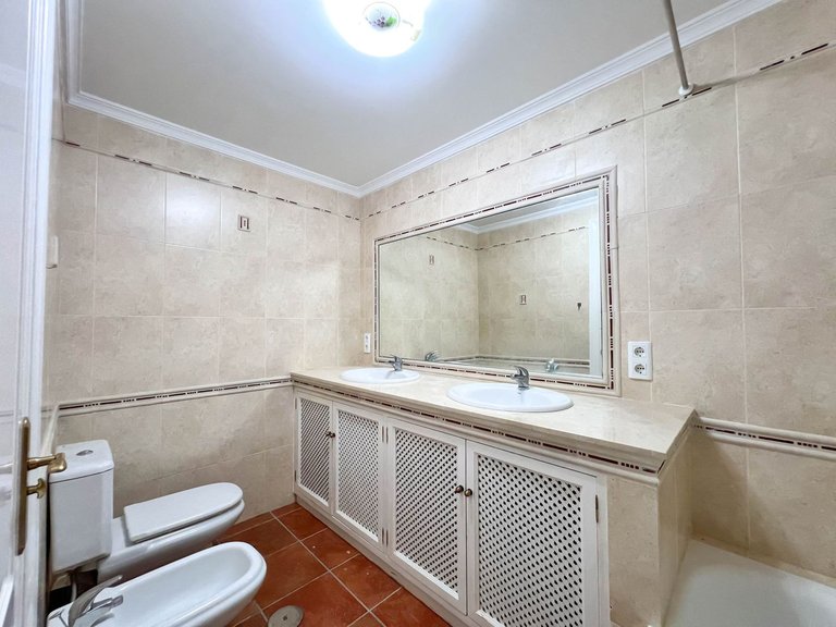 Villa for Sale in La Quinta, Malaga 42