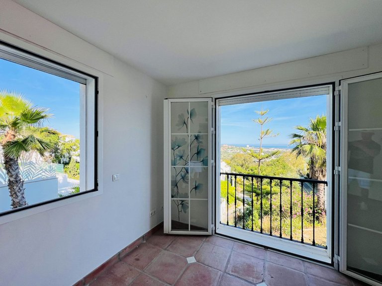 Villa for Sale in La Quinta, Malaga 45
