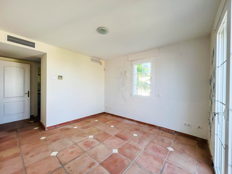 Villa for Sale in La Quinta, Malaga 46