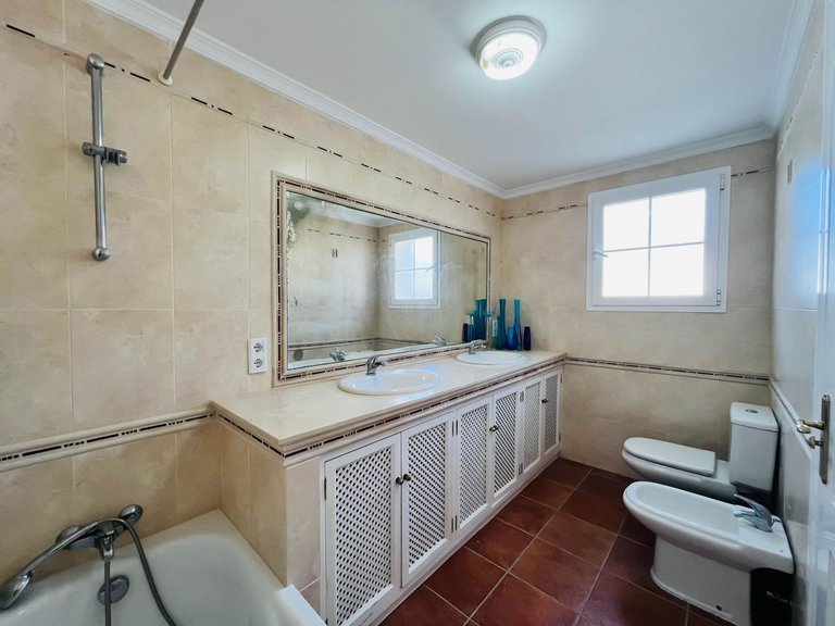 Villa for Sale in La Quinta, Malaga 47