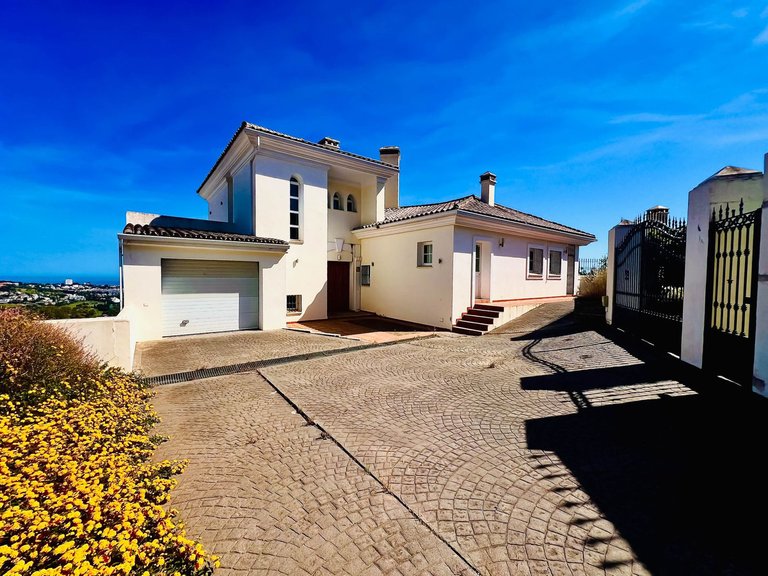 Villa for Sale in La Quinta, Malaga 48