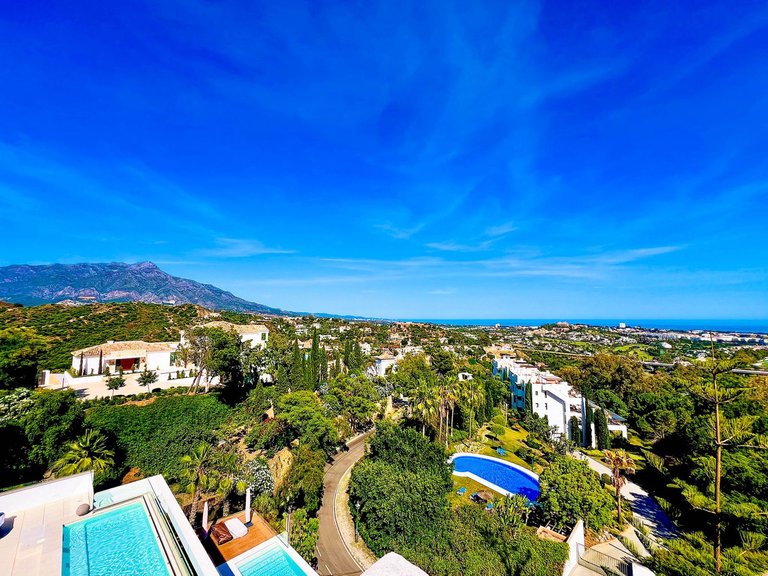Villa for Sale in La Quinta, Malaga 50