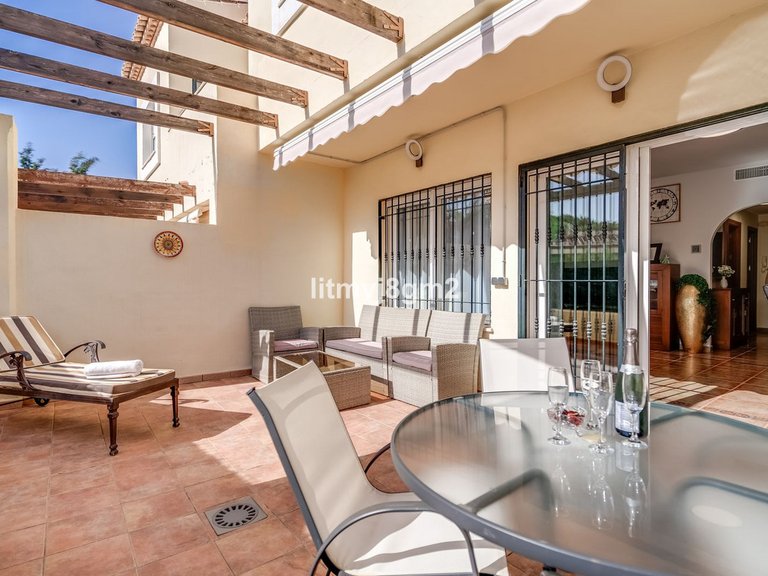 Villa for Sale in Calahonda, Malaga 12