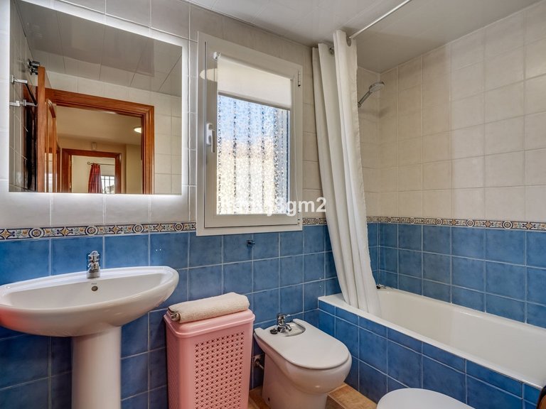Villa for Sale in Calahonda, Malaga 28