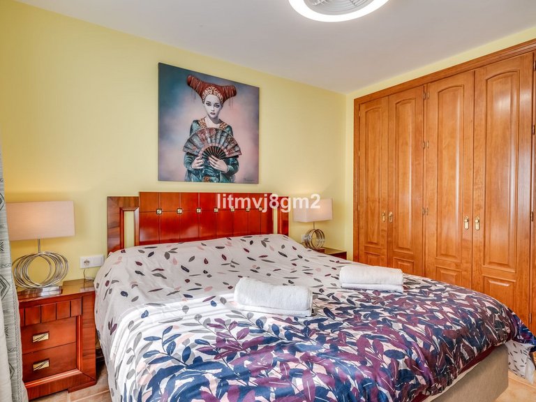 Villa for Sale in Calahonda, Malaga 9