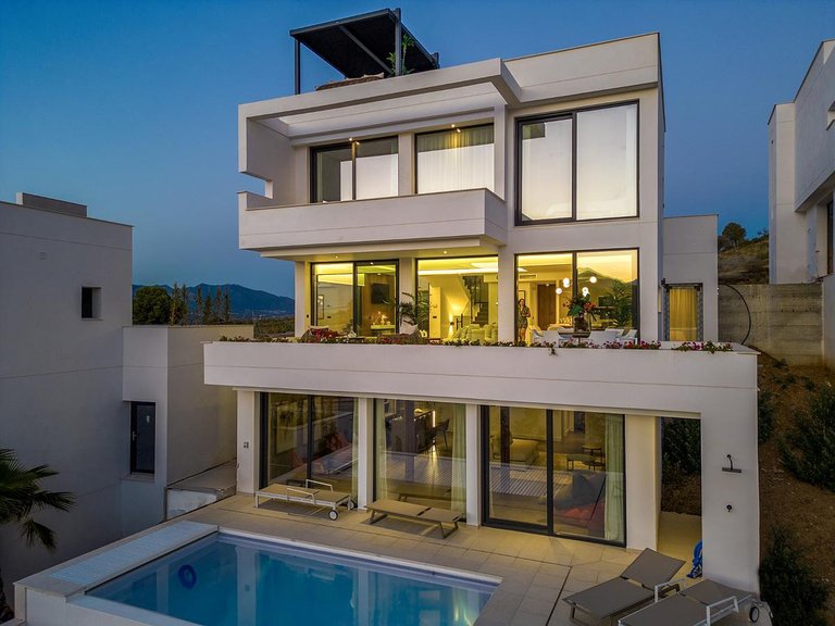 Villa for Sale in La Cala Golf, Malaga 1