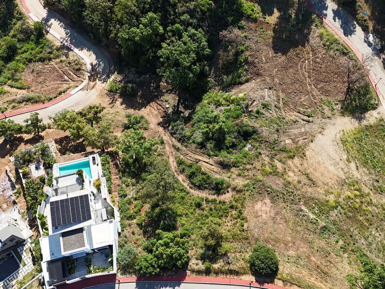 Plot for Sale in La Mairena, Malaga 1