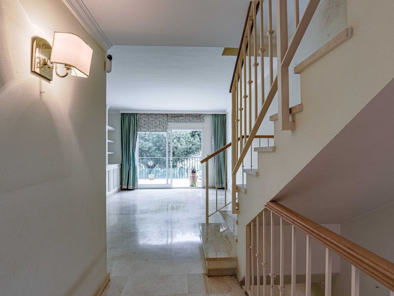 Villa for Sale in La Quinta, Malaga 10