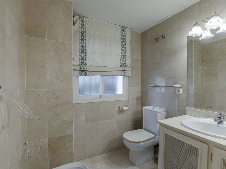 Villa for Sale in La Quinta, Malaga 18