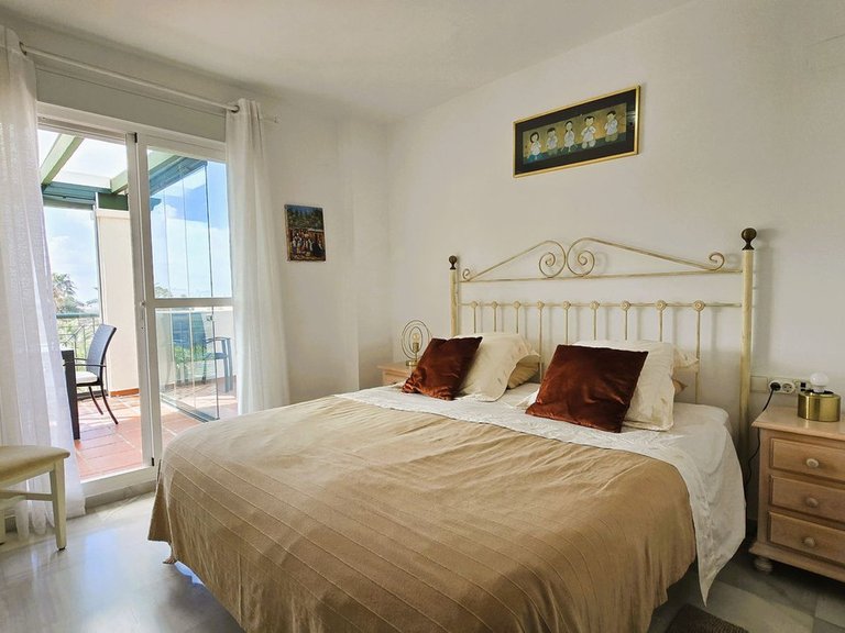 Apartment for Sale in Nueva Andalucía, Malaga 10