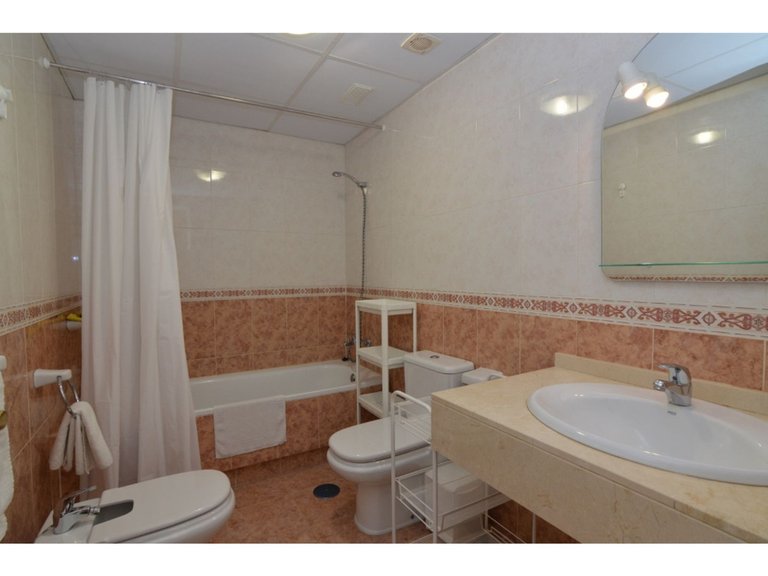 Apartment for Sale in Nueva Andalucía, Malaga 28