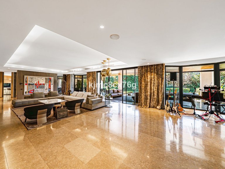 Villa for Sale in Guadalmina Baja, Malaga 13