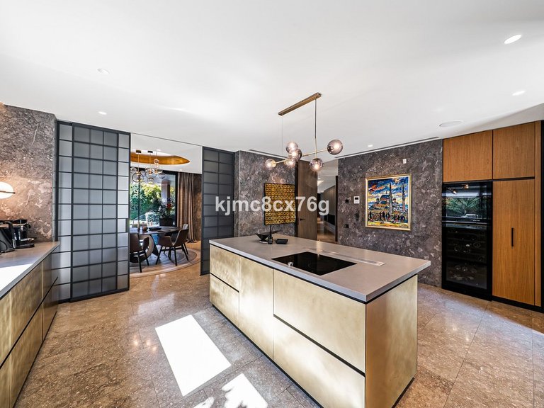 Villa for Sale in Guadalmina Baja, Malaga 16