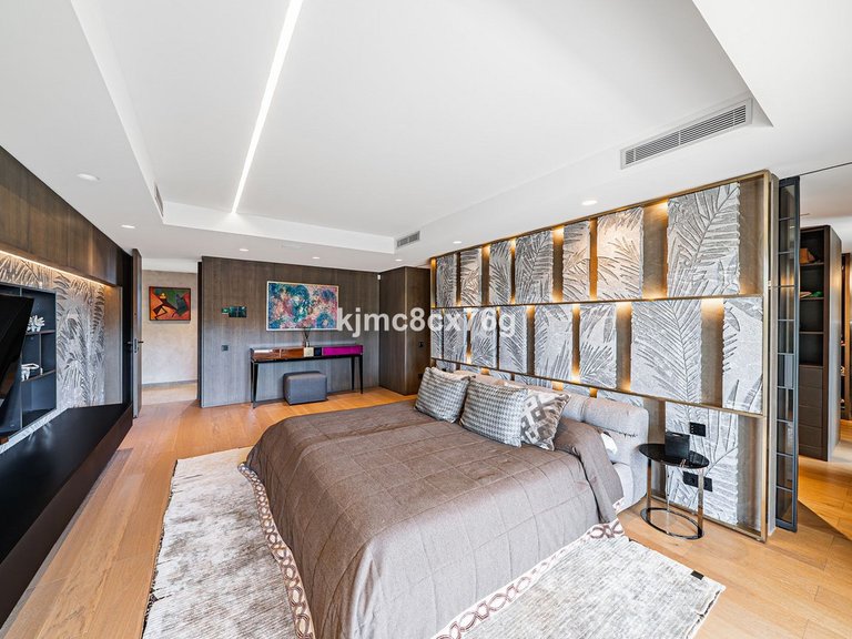 Villa for Sale in Guadalmina Baja, Malaga 41