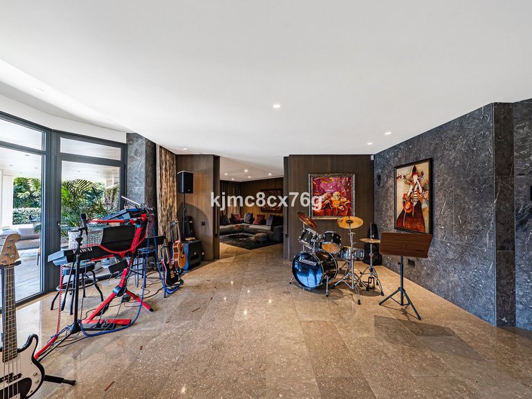 Villa for Sale in Guadalmina Baja, Malaga 77