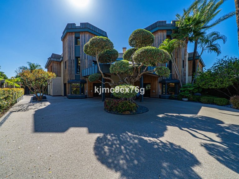 Villa for Sale in Guadalmina Baja, Malaga 86
