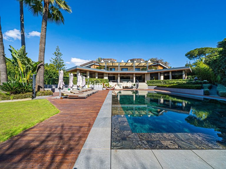 Villa for Sale in Guadalmina Baja, Malaga 88