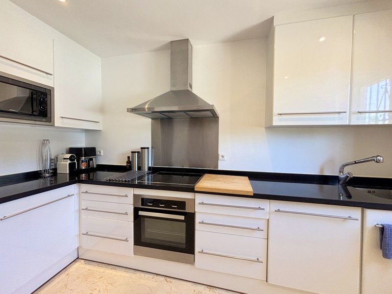 Villa for Sale in Estepona, Malaga 15