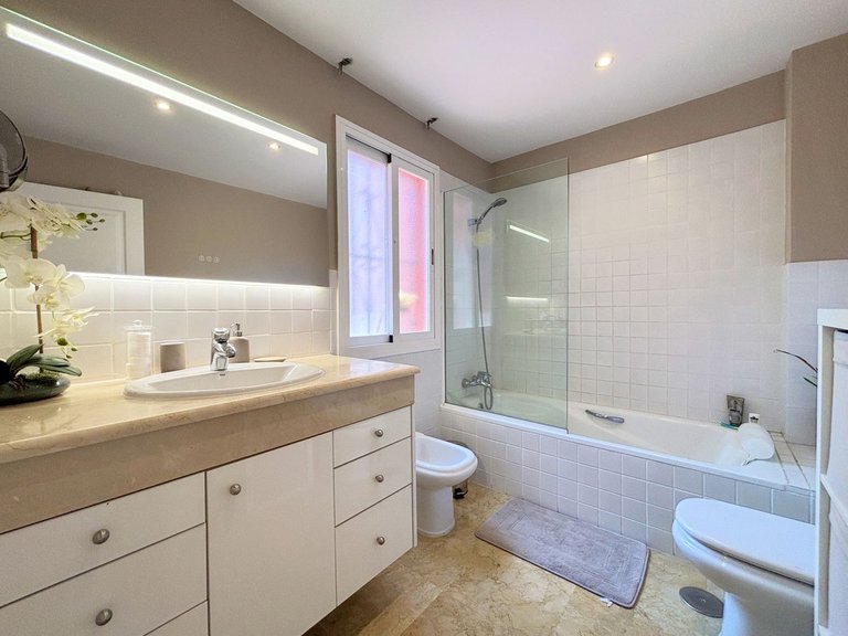 Villa for Sale in Estepona, Malaga 21