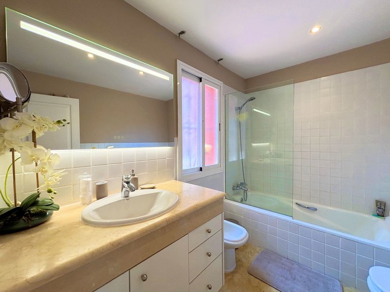 Villa for Sale in Estepona, Malaga 22