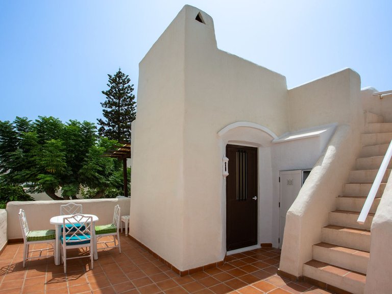 Apartment for Sale in New Golden Mile, Malaga 16